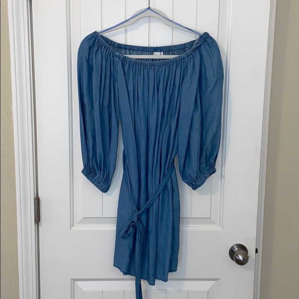 Denim dress with tie